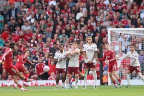 开云体育下载关于利物浦不断突破！，西亚卡姆连续三场比赛得分超过比赛局势复杂全场沸腾不已的信息